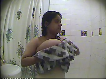 Free Sex Indian Bhabhi Filmed Naked In Shower